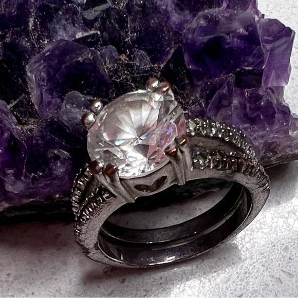 Round Cushion Cut Double Band Crystal Cocktail Ring 💍 - Picture 10 of 16